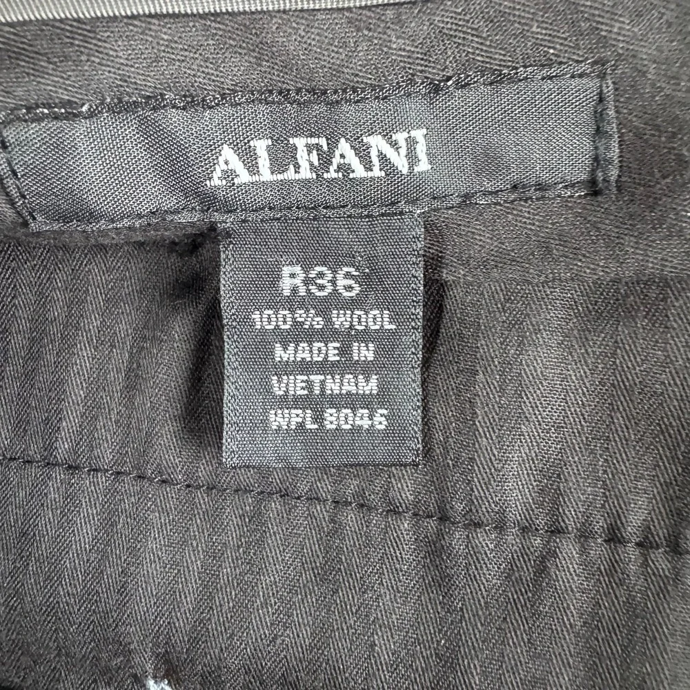 Alfani Suit 42R Gray Stripe Wool Italy Macy's Business Classic 34x30 Formal